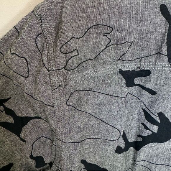 Carhartt camo button down shirt, NWOT, M - Picture 12 of 12